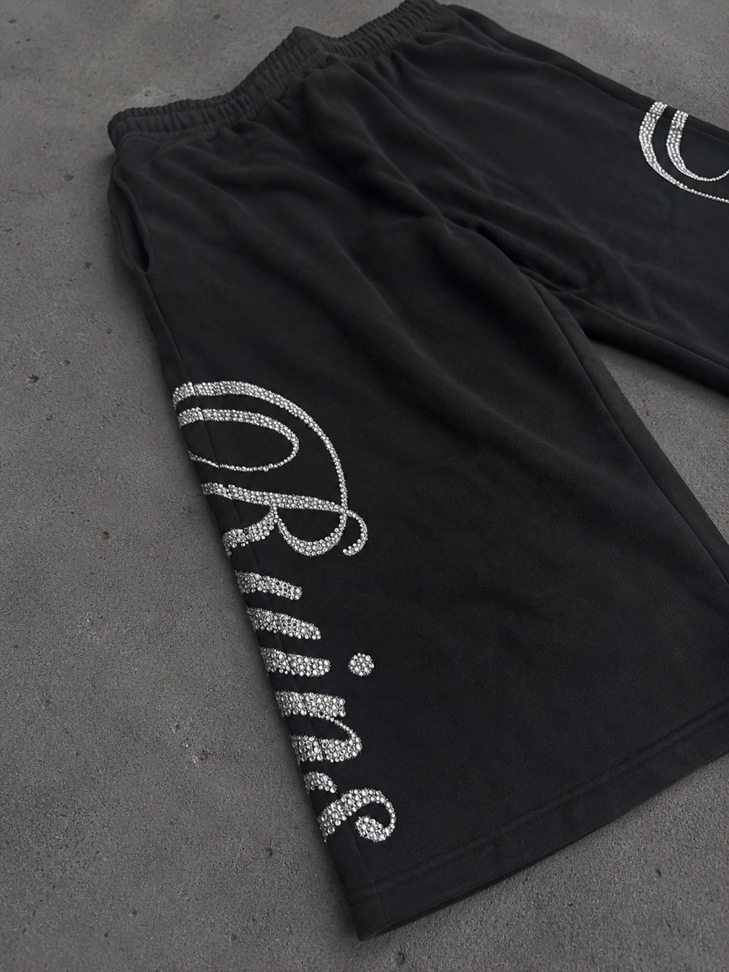 RUINS 3/4 SHORTS